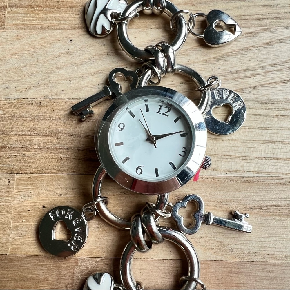 Charter club ladies charm bracelet fashion watch NEW BATTERY